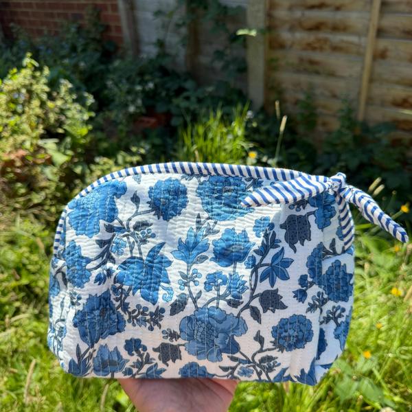 Neelam Vanity Pouch
